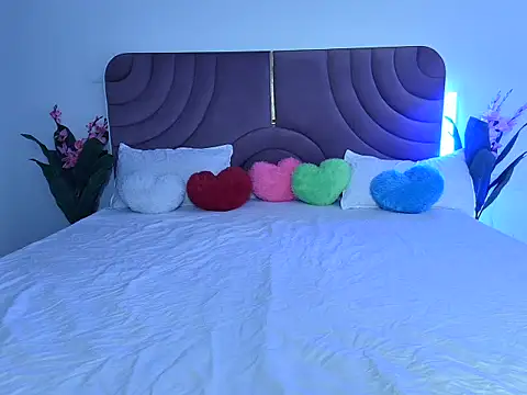 Snapshot of Husan-e-Jasmine chatting on 02/28/26, 03:33 Husan-e-Jasmine online show from 02/28/26, 03:33