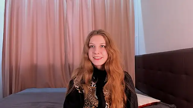 HazeLuneth online show from 02/17/26, 06:33