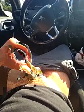 Snapshot of cesmegenc98 chatting on 11/27/25, 08:15 cesmegenc98 online show from 11/27/25, 08:15