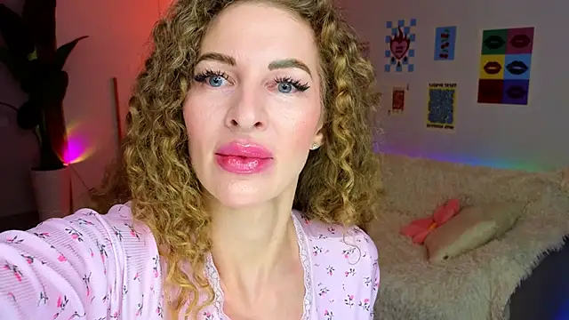 Anna  Herrera online show from 02/18/26, 07:21