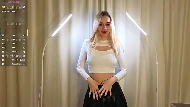 BlondieSLife online show from 11/30/25, 04:08