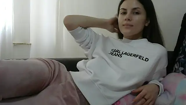 Erii18 online show from 02/13/26, 01:44