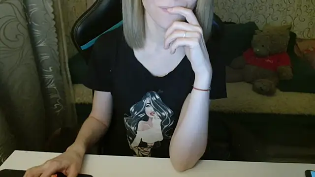   Katherine    online show from 12/05/25, 03:21