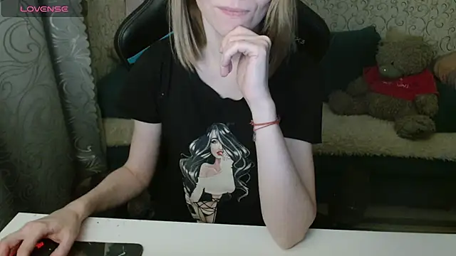   Katherine    online show from 11/20/25, 09:04