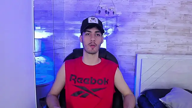 Snapshot of Emir_Ozan_ chatting on 02/10/26, 07:46 Emir Ozan online show from 02/10/26, 07:46