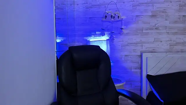 Snapshot of Emir_Ozan_ chatting on 02/11/26, 06:52 Emir Ozan online show from 02/11/26, 06:52