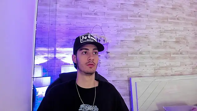 Snapshot of Emir_Ozan_ chatting on 01/19/26, 11:25 Emir Ozan online show from 01/19/26, 11:25