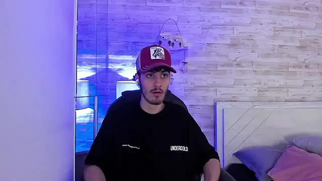 Snapshot of Emir_Ozan_ chatting on 02/01/26, 07:01 Emir Ozan online show from 02/01/26, 07:01