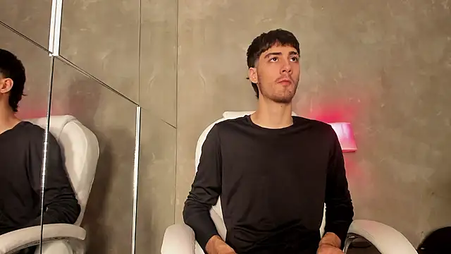 Snapshot of Emir_Ozan_ chatting on 02/17/26, 07:55 Emir Ozan online show from 02/17/26, 07:55