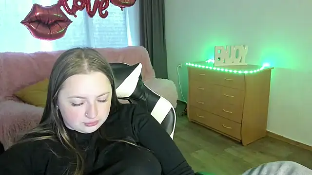 GirlPlayer online show from 04/19/26, 09:10