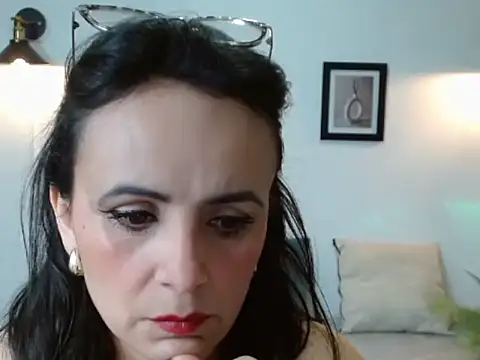 Juliana  lx online show from 01/13/26, 01:15