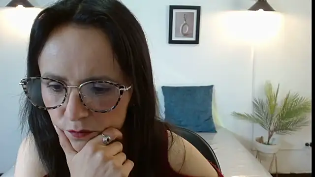 Snapshot of Juliana__lx chatting on 12/05/25, 12:59 Juliana lx online show from 12/05/25, 12:59