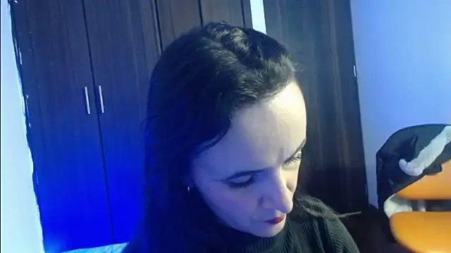 Snapshot of Juliana__lx chatting on 11/28/25, 01:00 Juliana lx online show from 11/28/25, 01:00