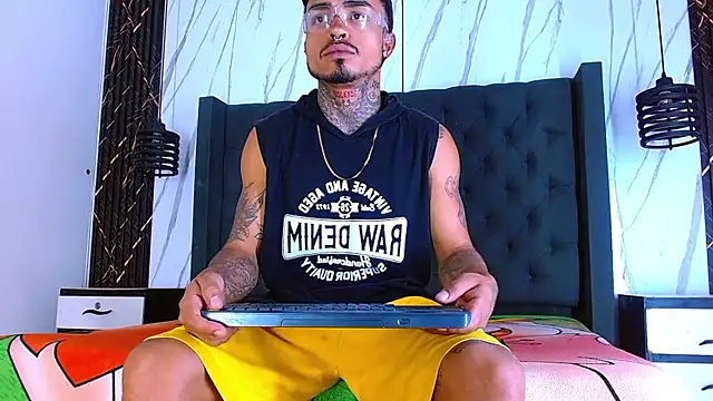 Hot Latino x online show from 01/13/26, 12:42