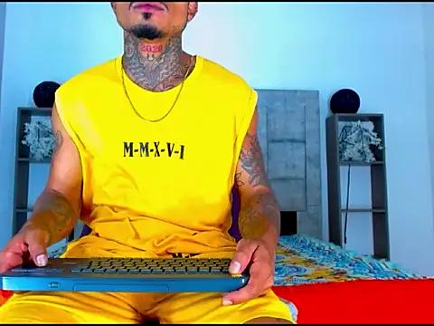 Hot Latino x online show from 02/10/26, 12:37