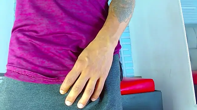 Hot Latino x online show from 03/14/26, 12:44