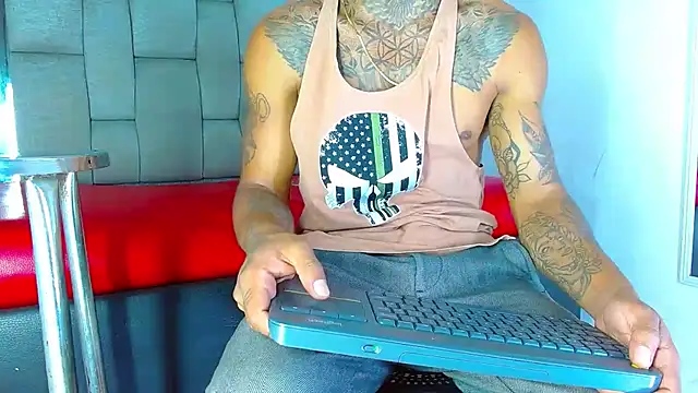 Hot Latino x online show from 03/18/26, 07:15