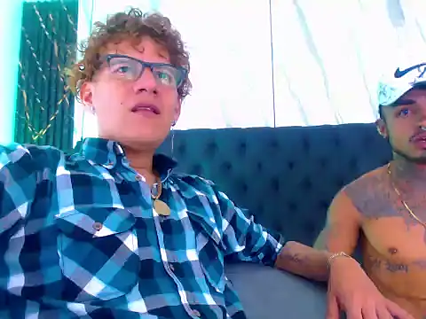 Hot Latino x online show from 12/01/25, 07:37