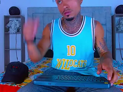 Hot Latino x online show from 02/20/26, 12:51