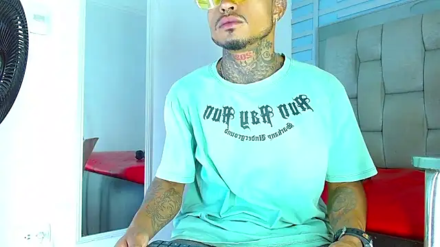 Hot Latino x online show from 04/08/26, 12:28