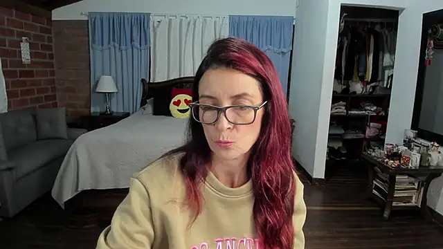 Charlotte-Willson online show from 11/26/25, 01:05