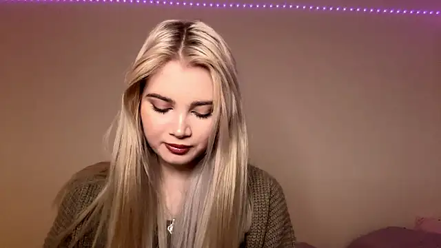 Snapshot of KarissaBoisse chatting on 11/26/25, 05:35 KarissaBoisse online show from 11/26/25, 05:35