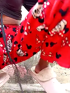 Snapshot of Sweethoneypot25 chatting on 12/18/25, 08:30 Sweethoneypot25 online show from 12/18/25, 08:30