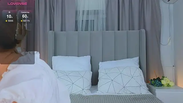 LyraTate online show from 12/16/25, 01:32