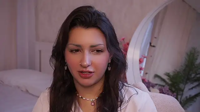 DovieMascall online show from 11/24/25, 07:41