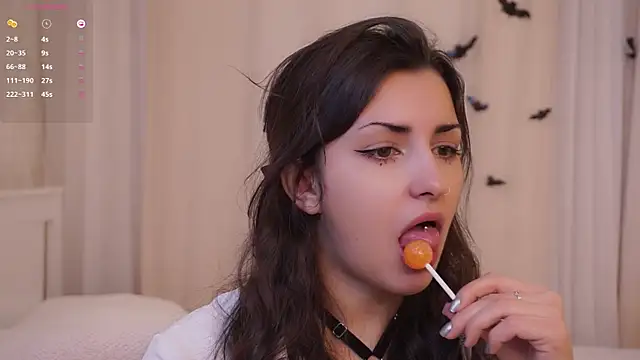 DovieMascall online show from 11/30/25, 06:47