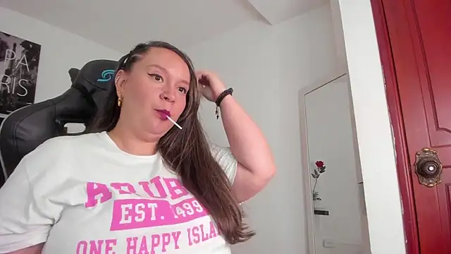 Sophiie Rouse  online show from 11/26/25, 07:03