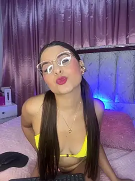 luna-fire online show from 03/07/26, 03:35