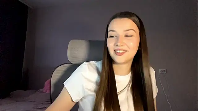 Annie SmiIe online show from 11/24/25, 10:15