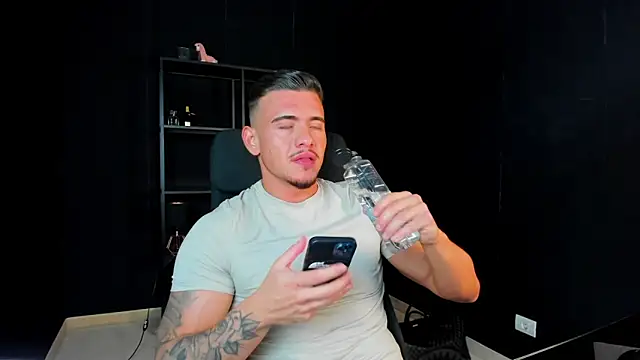 ElijahThorne online show from 04/08/26, 09:11