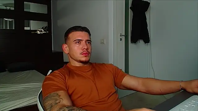 ElijahThorne online show from 12/02/25, 05:53