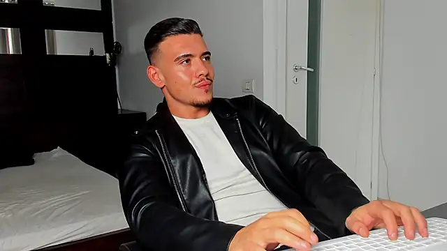 ElijahThorne online show from 03/26/26, 07:39