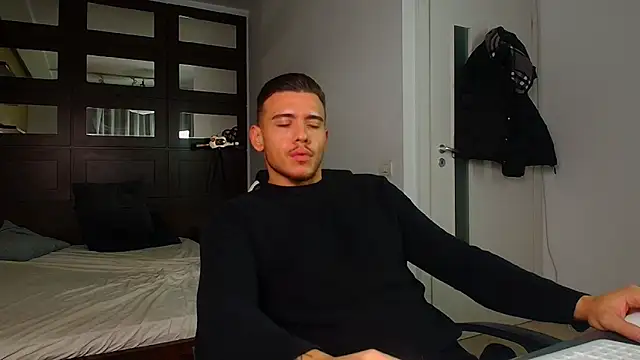 ElijahThorne online show from 01/12/26, 05:36