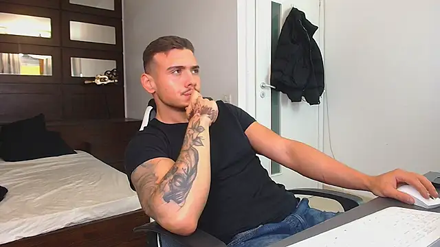 ElijahThorne online show from 02/06/26, 09:49