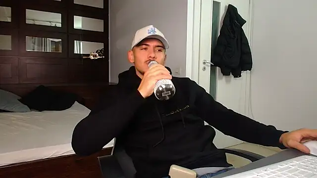 ElijahThorne online show from 02/09/26, 05:49