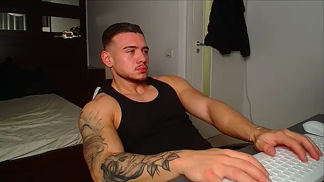 Snapshot of ElijahThorne chatting on 11/28/25, 05:40 ElijahThorne online show from 11/28/25, 05:40