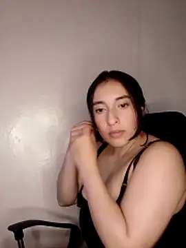 kira-stormm online show from 05/19/26, 10:06