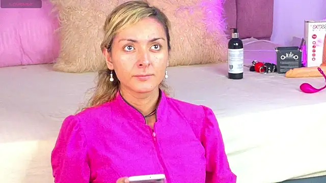 Lunitaa Diva online show from 12/05/25, 02:37