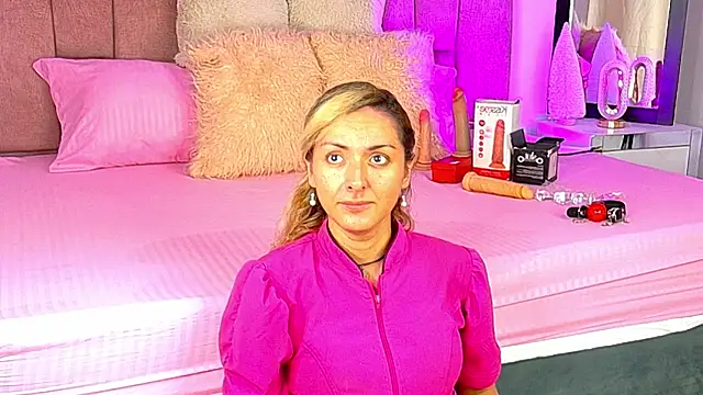 Lunitaa Diva online show from 12/20/25, 02:20