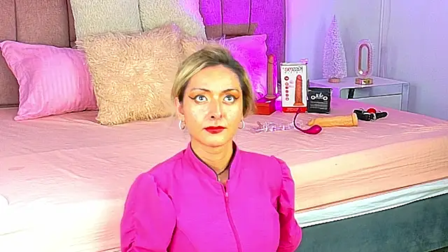 Lunitaa Diva online show from 12/19/25, 03:03