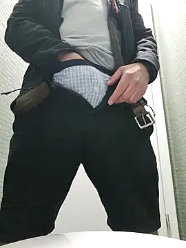 Snapshot of Sebgeneve chatting on 01/05/26, 06:44 Sebgeneve online show from 01/05/26, 06:44