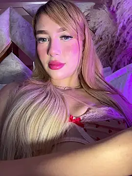 valeryfox   online show from 12/18/25, 10:35