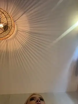 valeryfox   online show from 01/09/26, 07:10