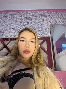 valeryfox   online show from 11/26/25, 11:21