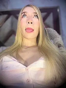 valeryfox   online show from 03/21/26, 12:56