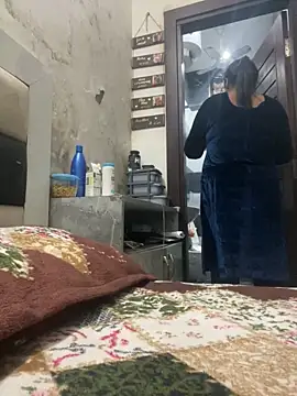 Snapshot of ClassyQueen chatting on 11/28/25, 05:29 ClassyQueen online show from 11/28/25, 05:29